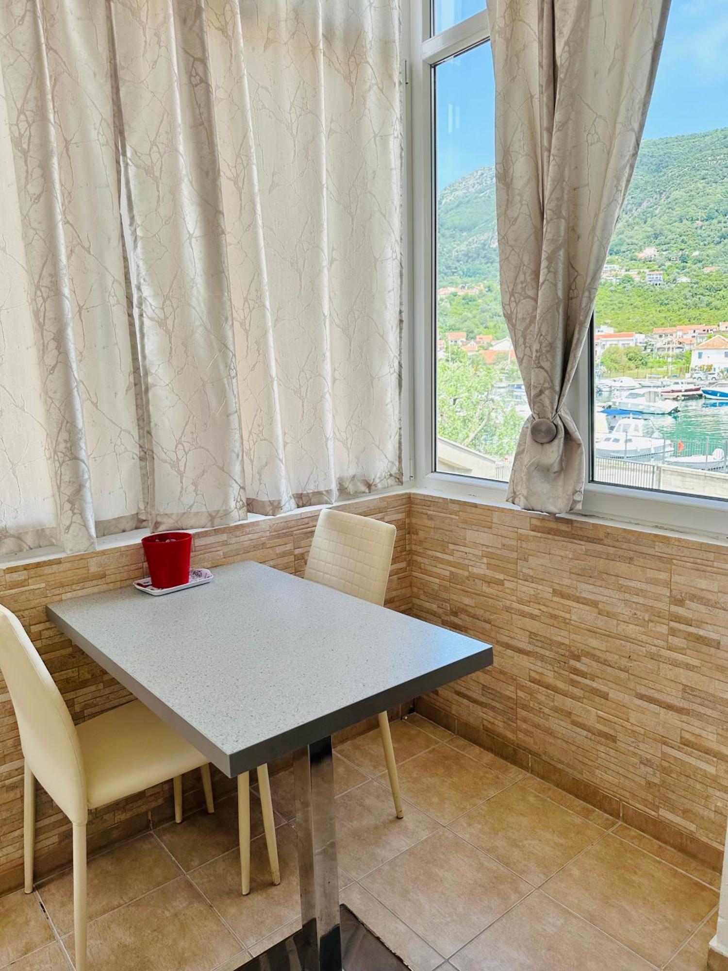 Villa Nela Tivat Eksteriør billede